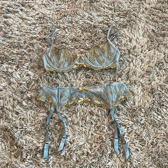 Victoria's Secret Mesh Embroidered Boning Demi Bra & Garter